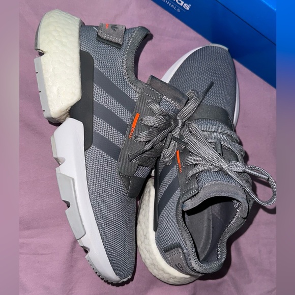 Adidas Pods 3.1 Youth size 5 - Picture 2 of 7